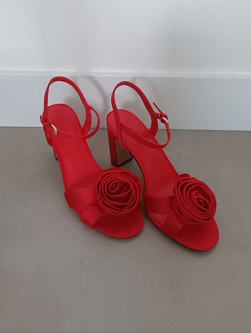 J. Crew Satin Rosette Heels Size 8.5 US Cardinal Red NWT - Picture 10 of 10
